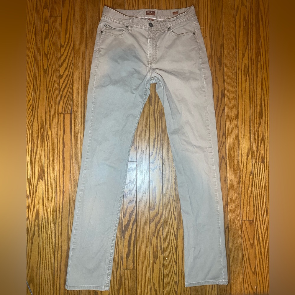 Red Ale by Alesbury Slim Fit Bedford Cord (30x36)